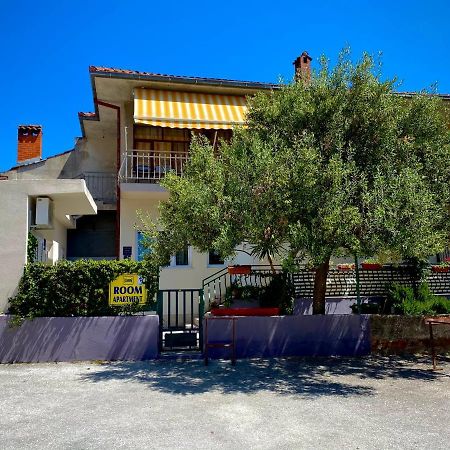 Apartment Sara Trogir Exterior photo